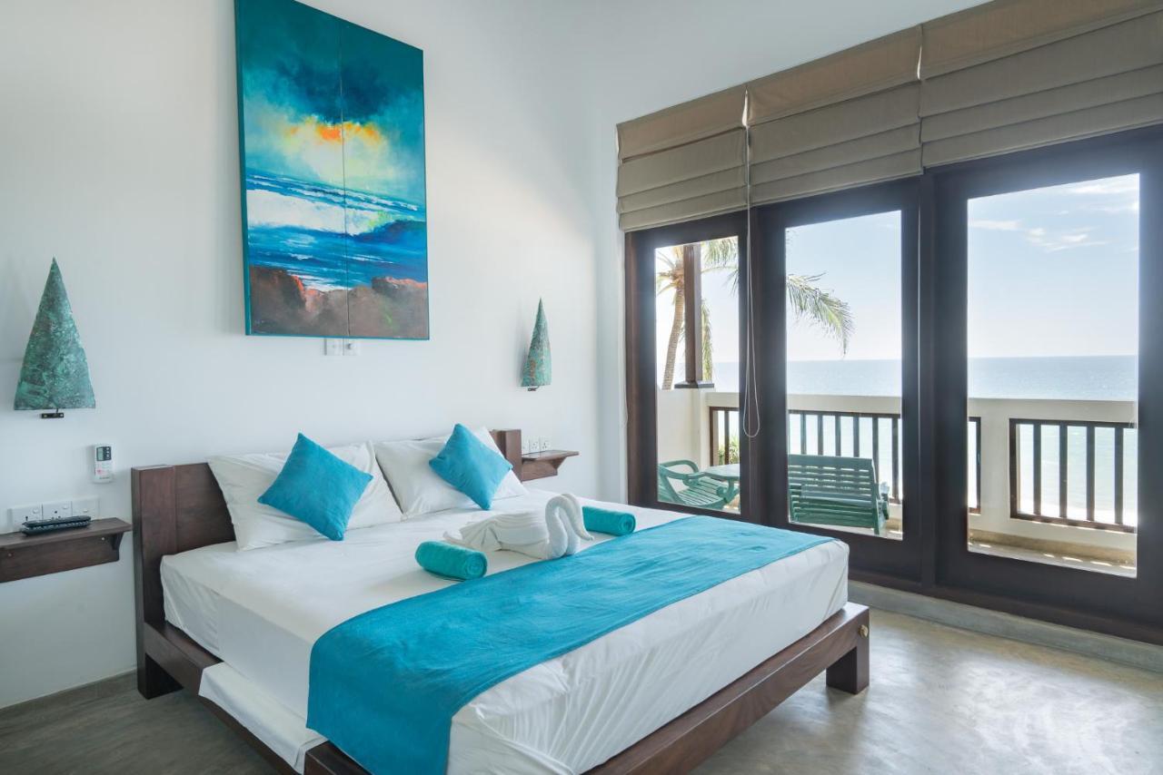 At Ease Beach Hotel Хіккадува Екстер'єр фото